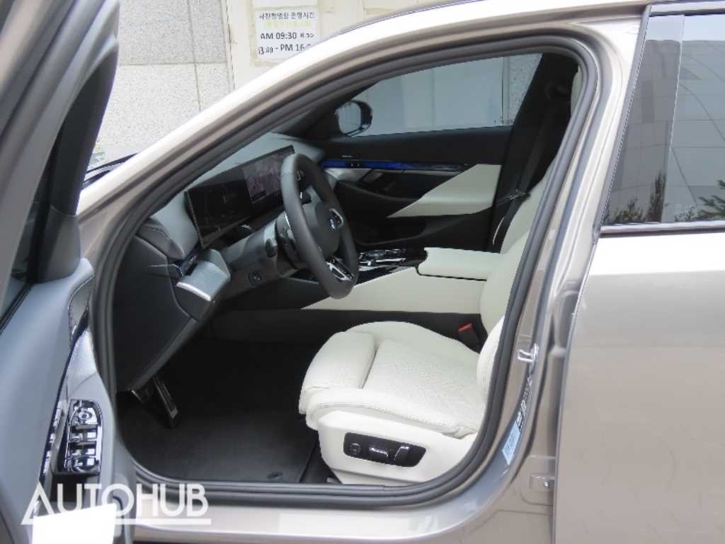 BMW 5시리즈 5시리즈 (G60) 520i M 스포츠 이미지 14