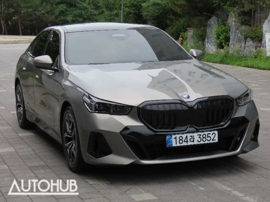 BMW 5시리즈 5시리즈 (G60) 520i M 스포츠 이미지 2