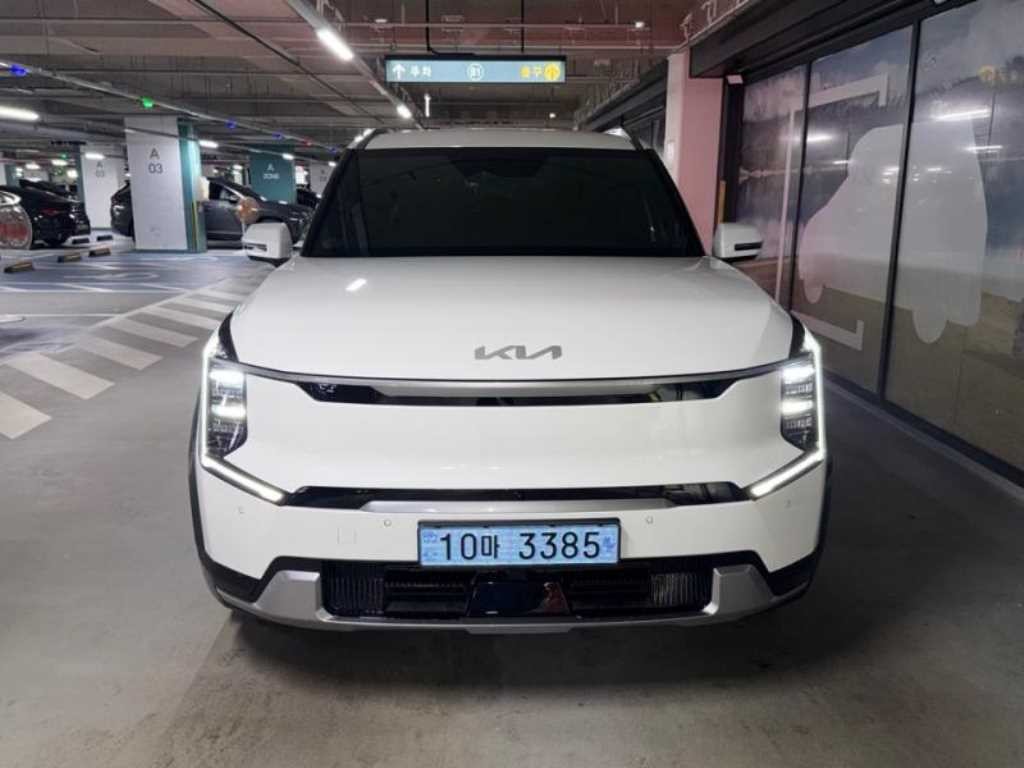 기아 EV9 롱레인지 4WD 어스 이미지 1