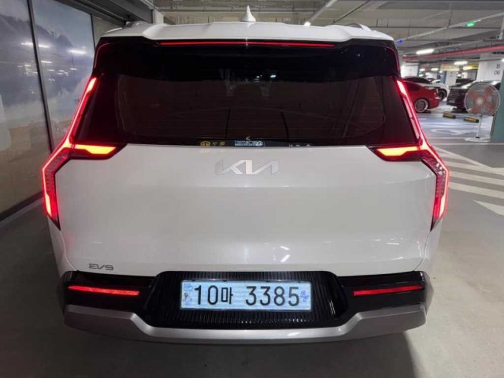 기아 EV9 롱레인지 4WD 어스 이미지 5