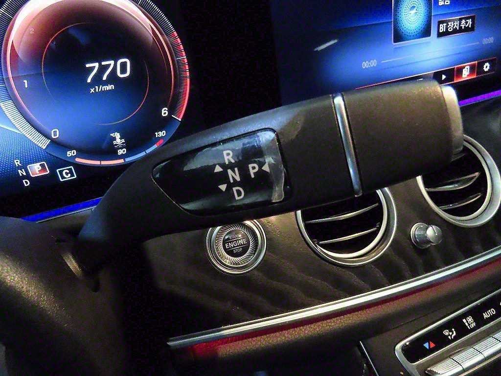 벤츠 E 클래스 E-클래스 W213 E220d 4MATIC AMG라인 이미지 12