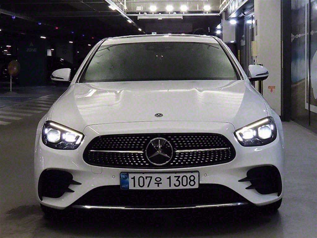 벤츠 E 클래스 E-클래스 W213 E220d 4MATIC AMG라인 이미지 2