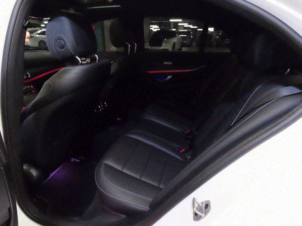벤츠 E 클래스 E-클래스 W213 E220d 4MATIC AMG라인 이미지 7