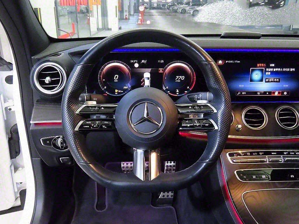 벤츠 E 클래스 E-클래스 W213 E220d 4MATIC AMG라인 이미지 8