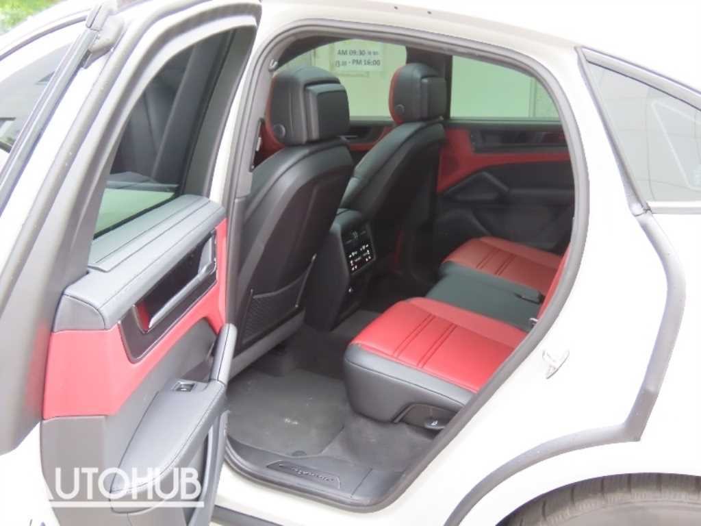 포르쉐 카이엔 카이엔(PO536) 4.0 GTS 쿠페 이미지 14