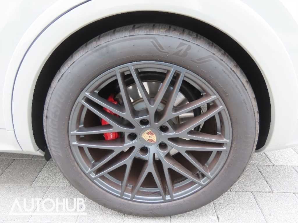 포르쉐 카이엔 카이엔(PO536) 4.0 GTS 쿠페 이미지 17