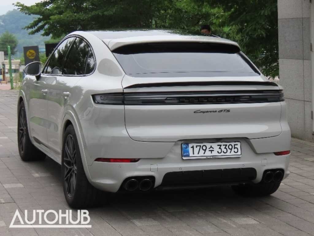 포르쉐 카이엔 카이엔(PO536) 4.0 GTS 쿠페 이미지 4