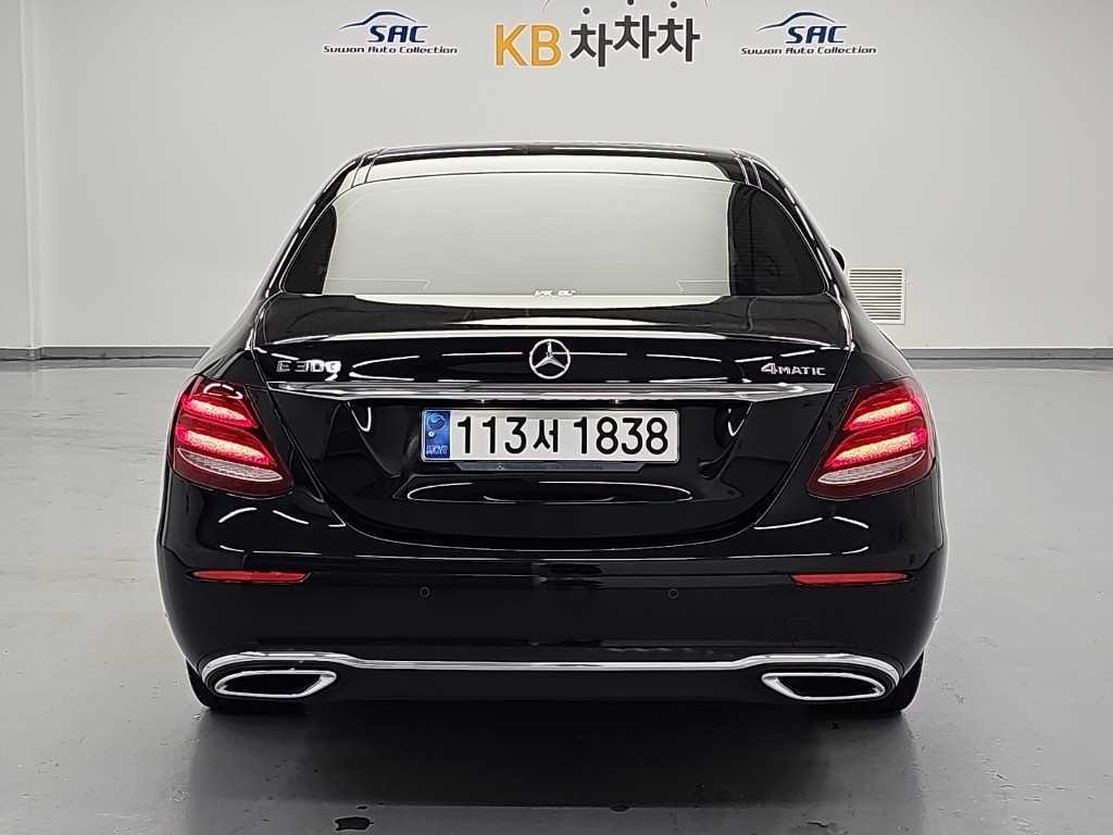 벤츠 E 클래스 E-클래스 W213 E300 4MATIC 익스클루시브 이미지 3