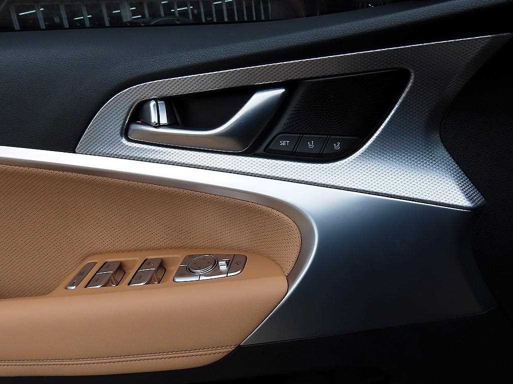 제네시스 G70 더 뉴 G70 가솔린 2.0T 2WD 기본형 이미지 11