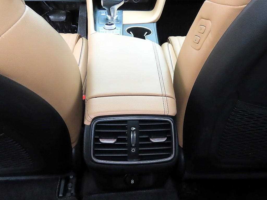 제네시스 G70 더 뉴 G70 가솔린 2.0T 2WD 기본형 이미지 16