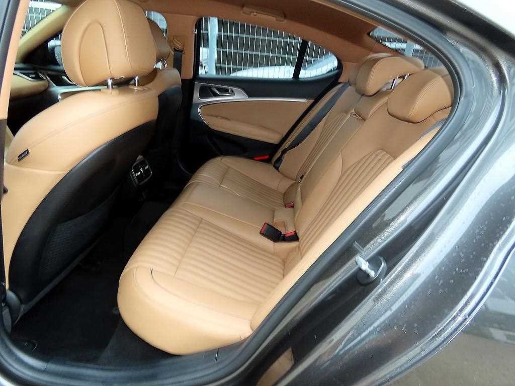 제네시스 G70 더 뉴 G70 가솔린 2.0T 2WD 기본형 이미지 6