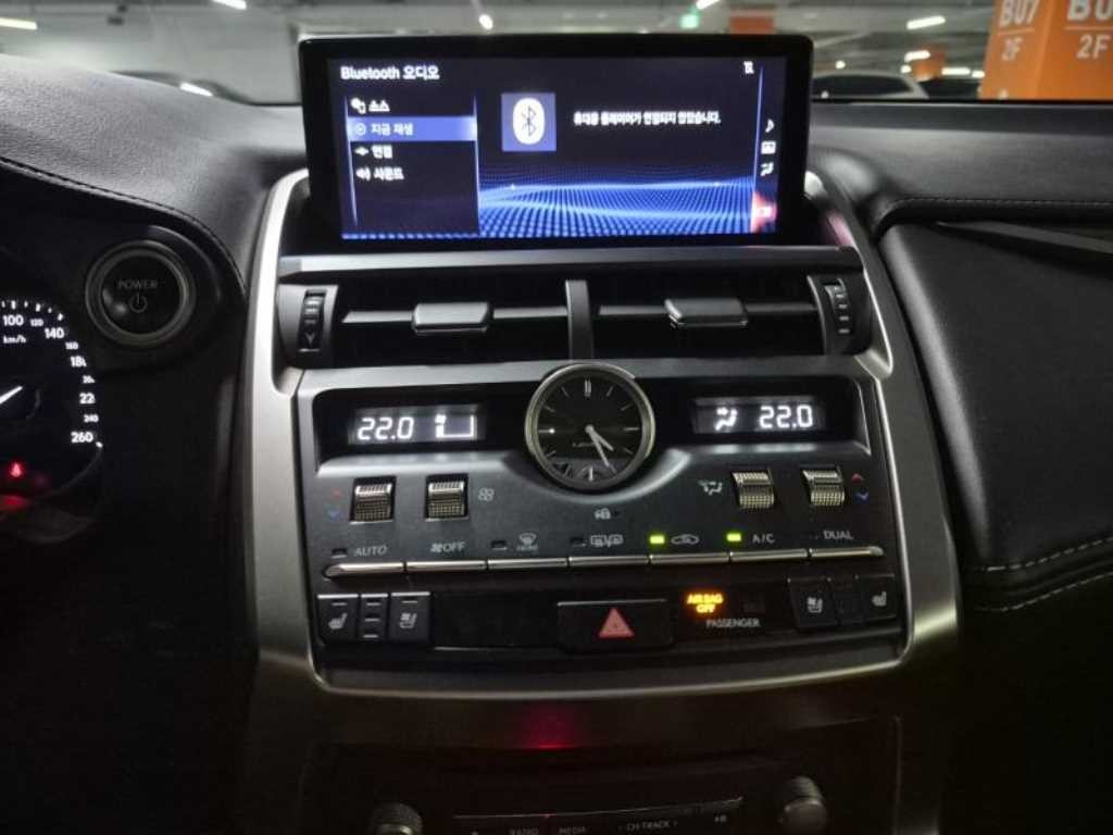 렉서스 NX NX 300h 이그제큐티브 이미지 14