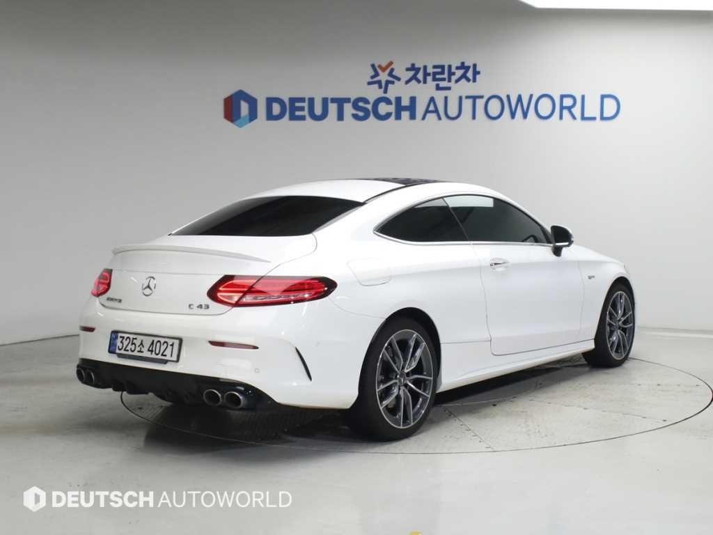 벤츠 C 클래스 C클래스 W205 C43 AMG 4MATIC 쿠페 이미지 2