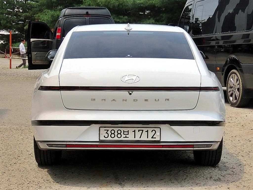 현대 그랜저 그랜저 (GN7) LPG 3.5 2WD (택시형) 고급형 이미지 4