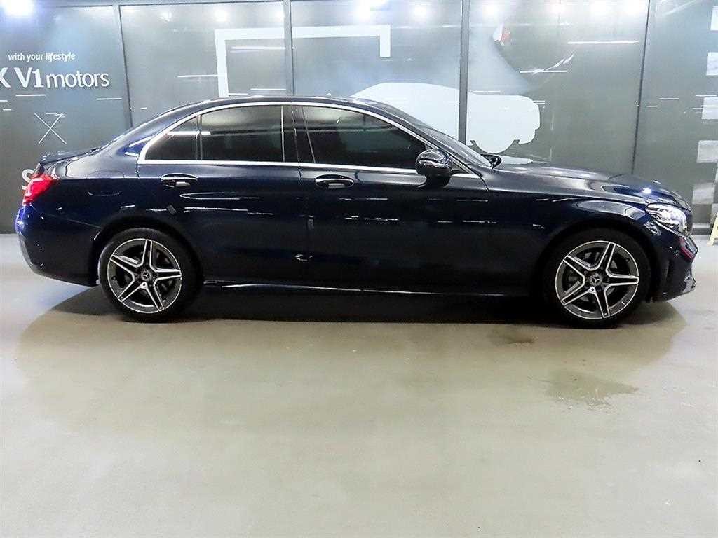벤츠 C 클래스 C클래스 W205 C200 4MATIC AMG LINE 이미지 3