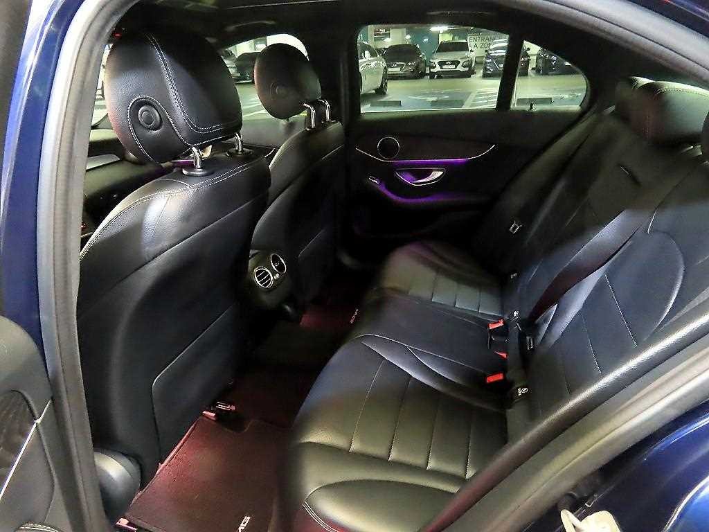 벤츠 C 클래스 C클래스 W205 C200 4MATIC AMG LINE 이미지 7