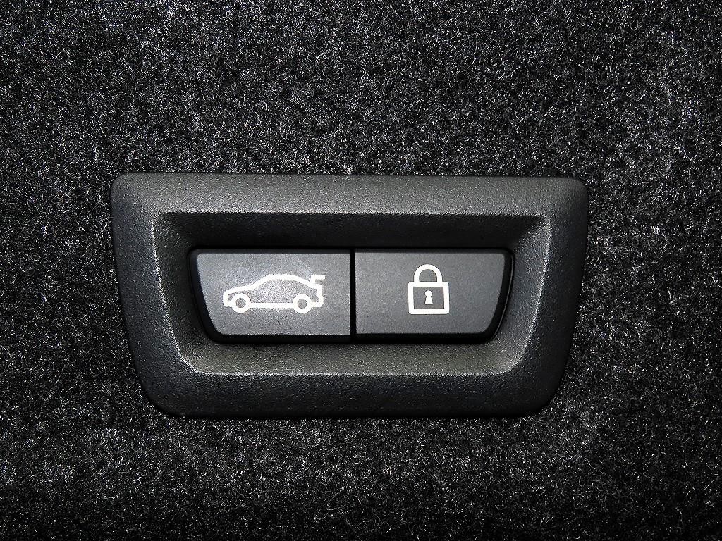 BMW 3시리즈 M3 (F80, E90) M3 세단 컴패티션 퍼스트 에디션 이미지 17