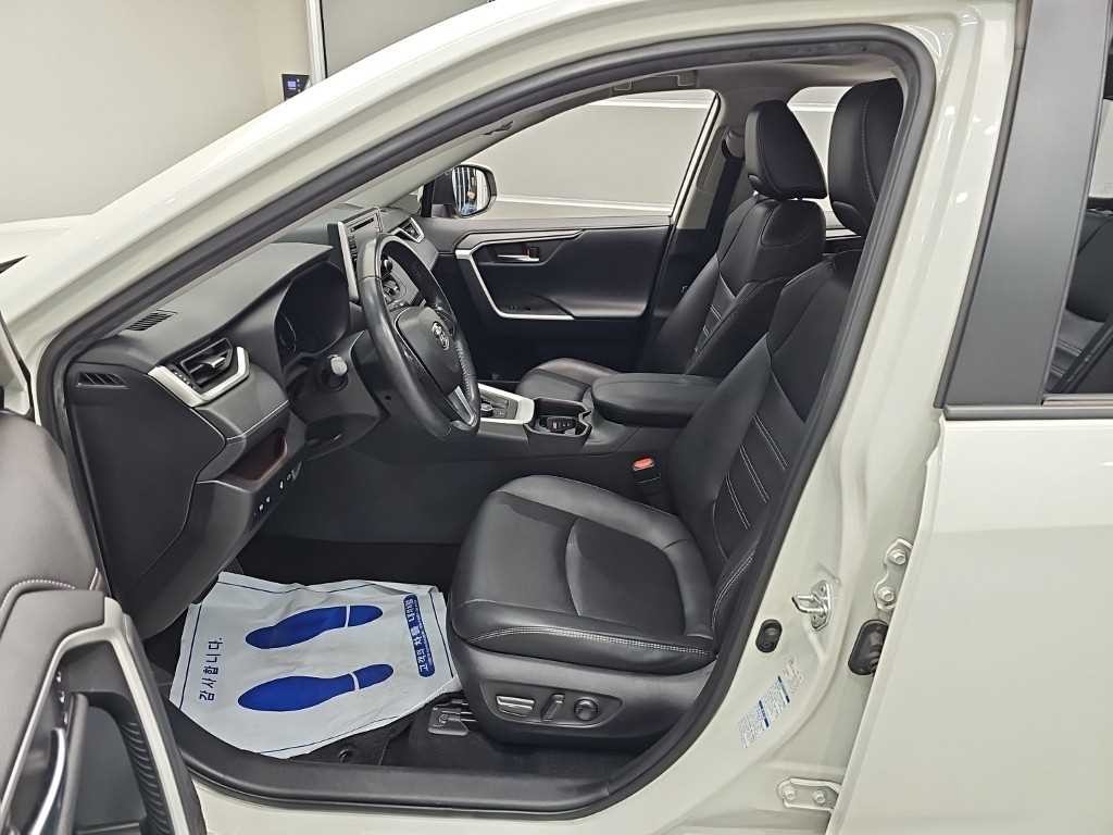 토요타 라브4 RAV4(5세대) 2.5 4WD 하이브리드 LTD 이미지 11