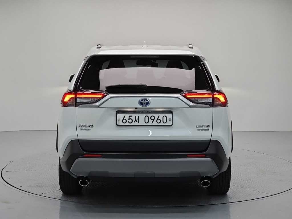 토요타 라브4 RAV4(5세대) 2.5 4WD 하이브리드 LTD 이미지 3