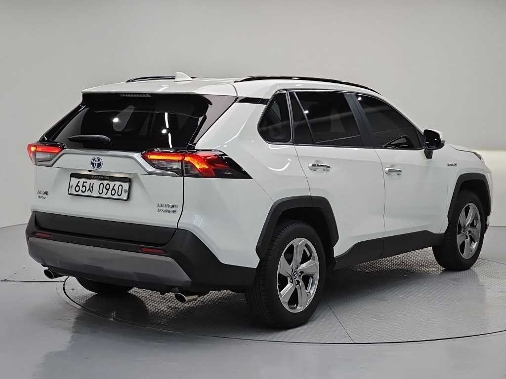 토요타 라브4 RAV4(5세대) 2.5 4WD 하이브리드 LTD 이미지 4