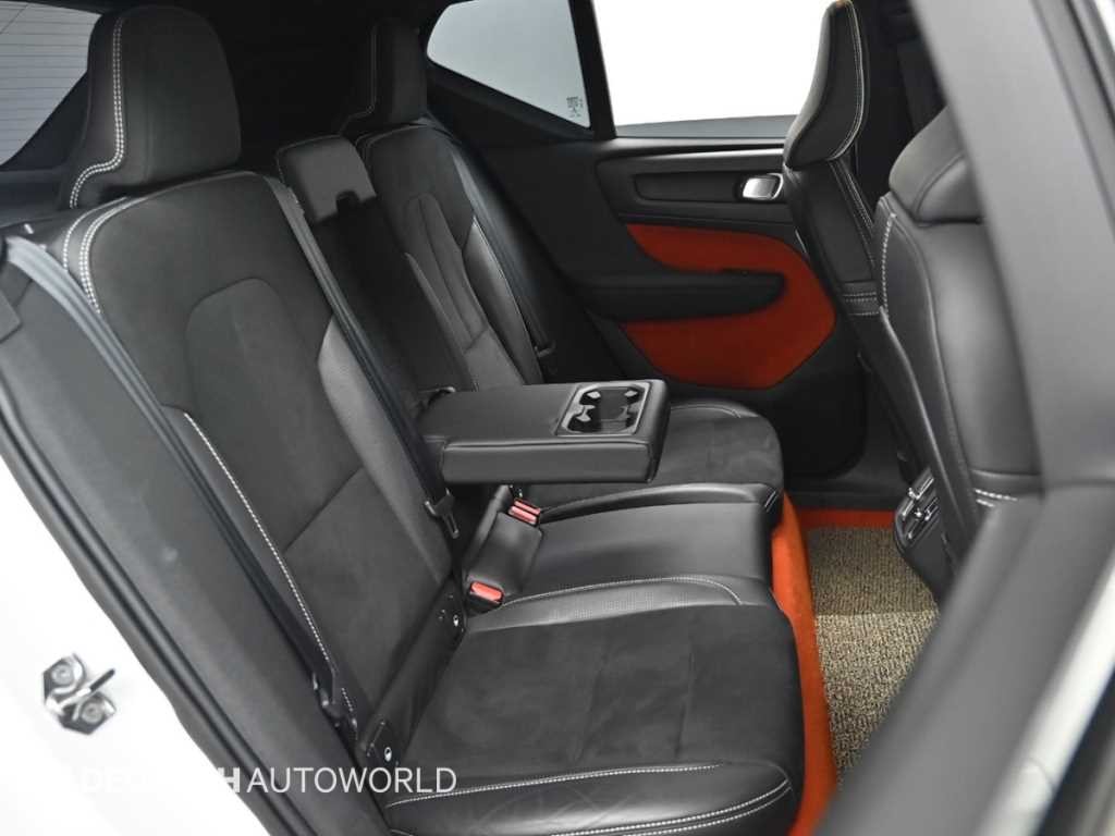 볼보 XC40 T4 4WD R-디자인 이미지 12
