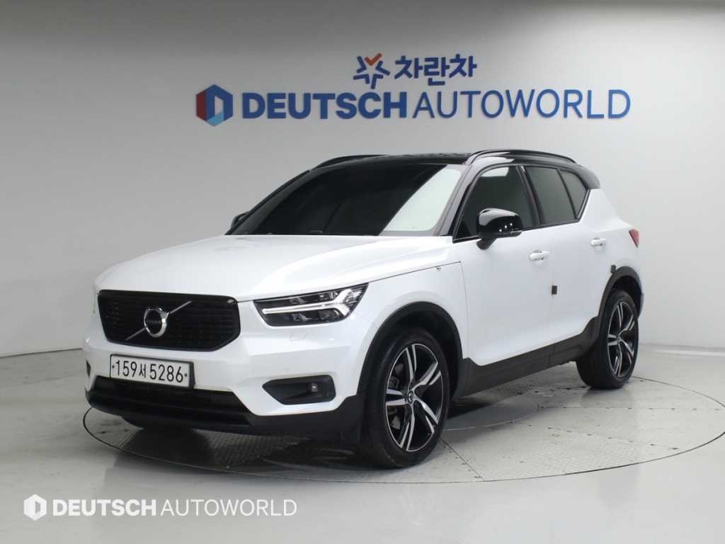 볼보 XC40 T4 4WD R-디자인 이미지 2