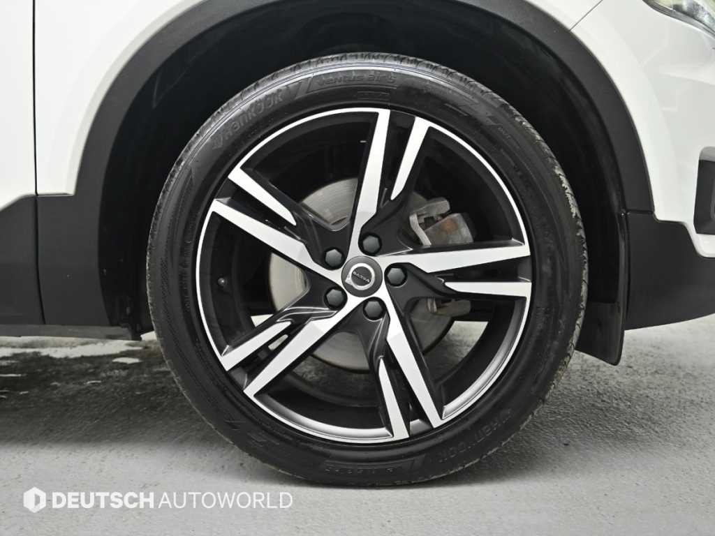 볼보 XC40 T4 4WD R-디자인 이미지 6
