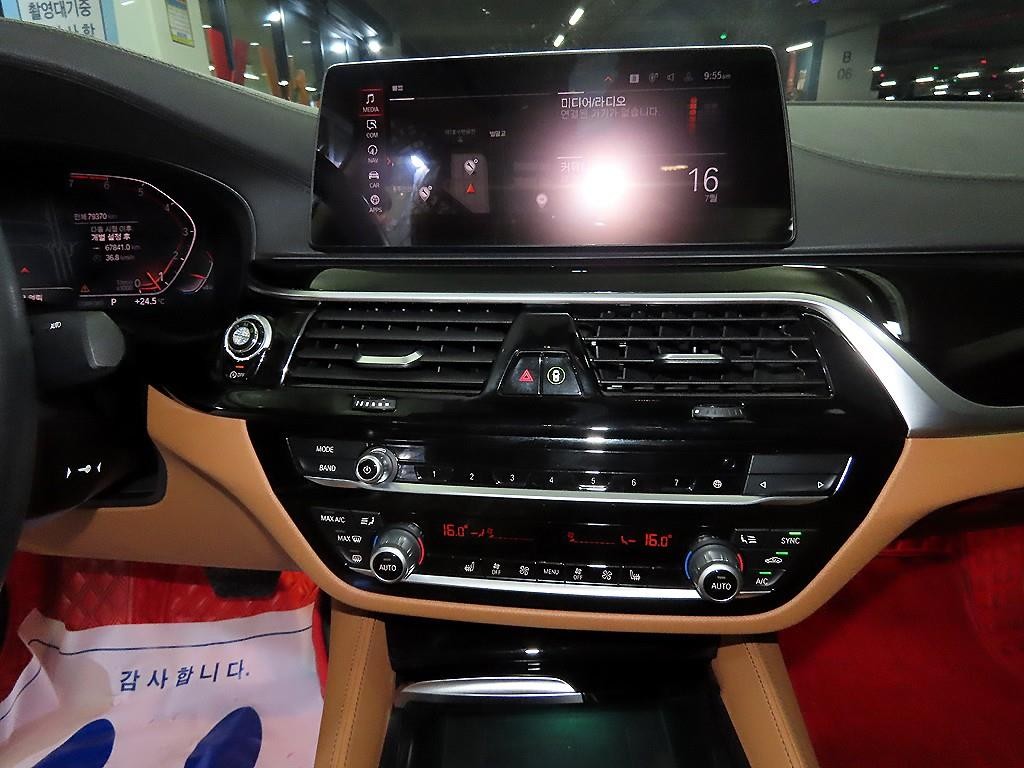 BMW 5시리즈 5시리즈 (G30) 520i 럭셔리 이미지 11