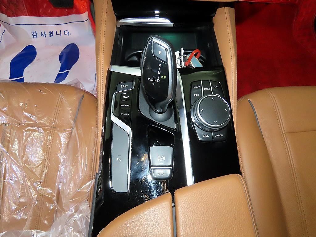 BMW 5시리즈 5시리즈 (G30) 520i 럭셔리 이미지 12
