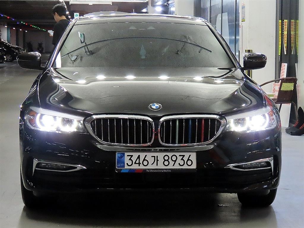 BMW 5시리즈 5시리즈 (G30) 520i 럭셔리 이미지 2