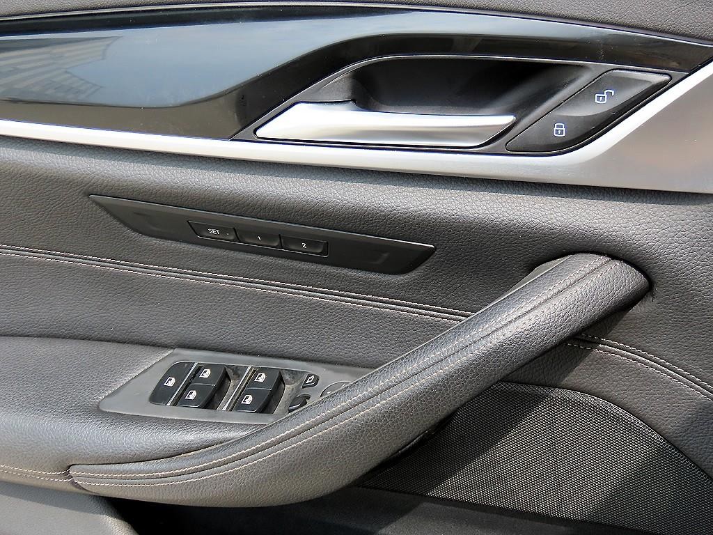 BMW 5시리즈 5시리즈 (G30) 520i 럭셔리 이미지 12