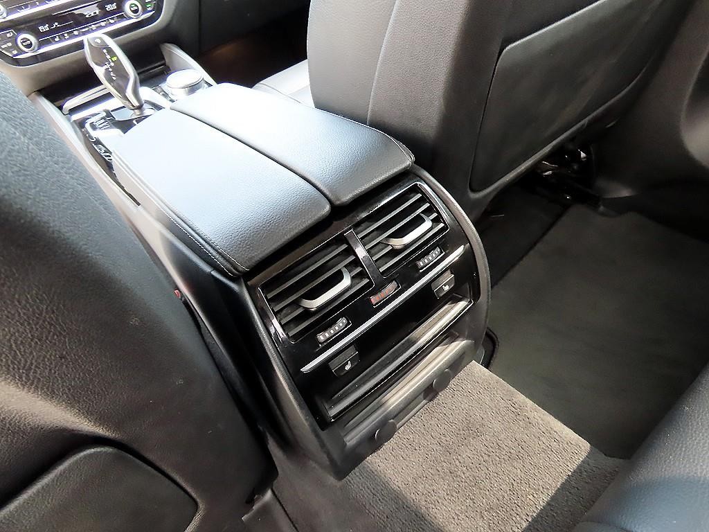 BMW 5시리즈 5시리즈 (G30) 520i 럭셔리 이미지 16