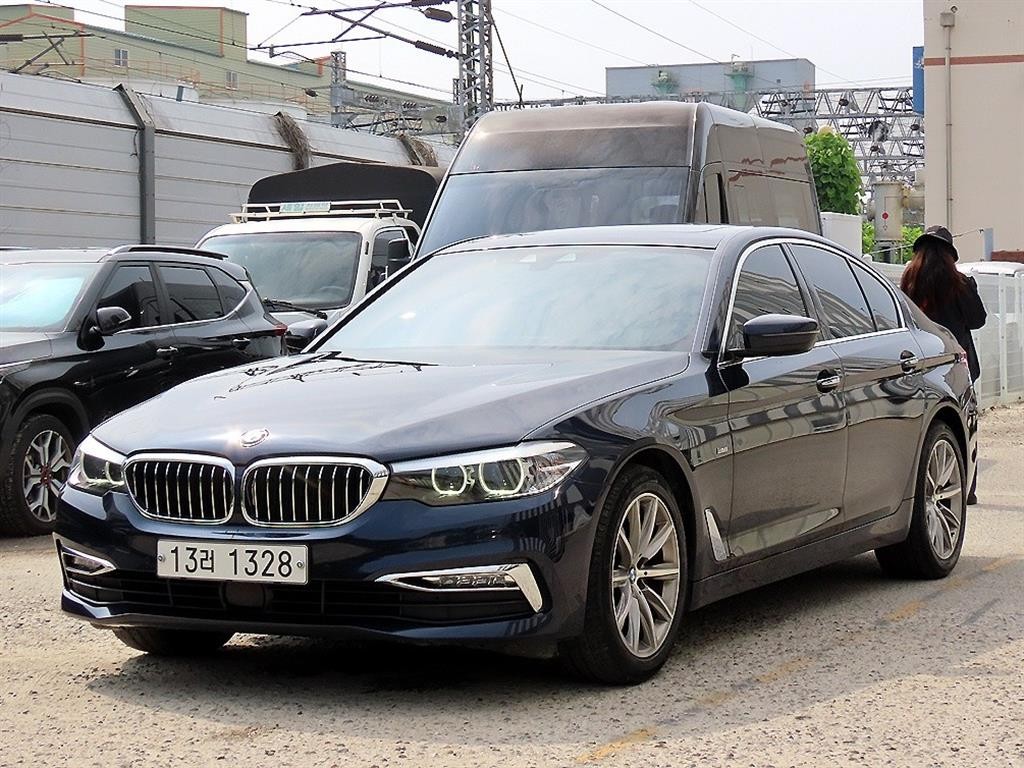 BMW 5시리즈 5시리즈 (G30) 520i 럭셔리 이미지 2