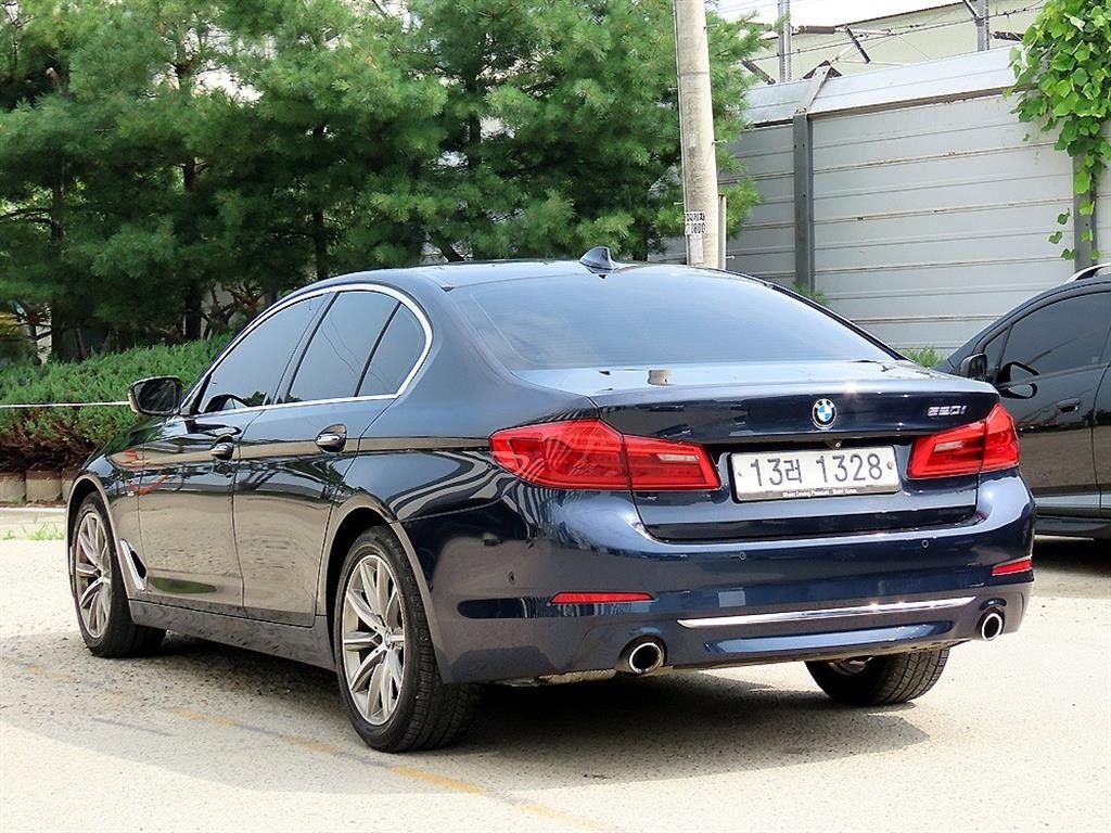 BMW 5시리즈 5시리즈 (G30) 520i 럭셔리 이미지 3