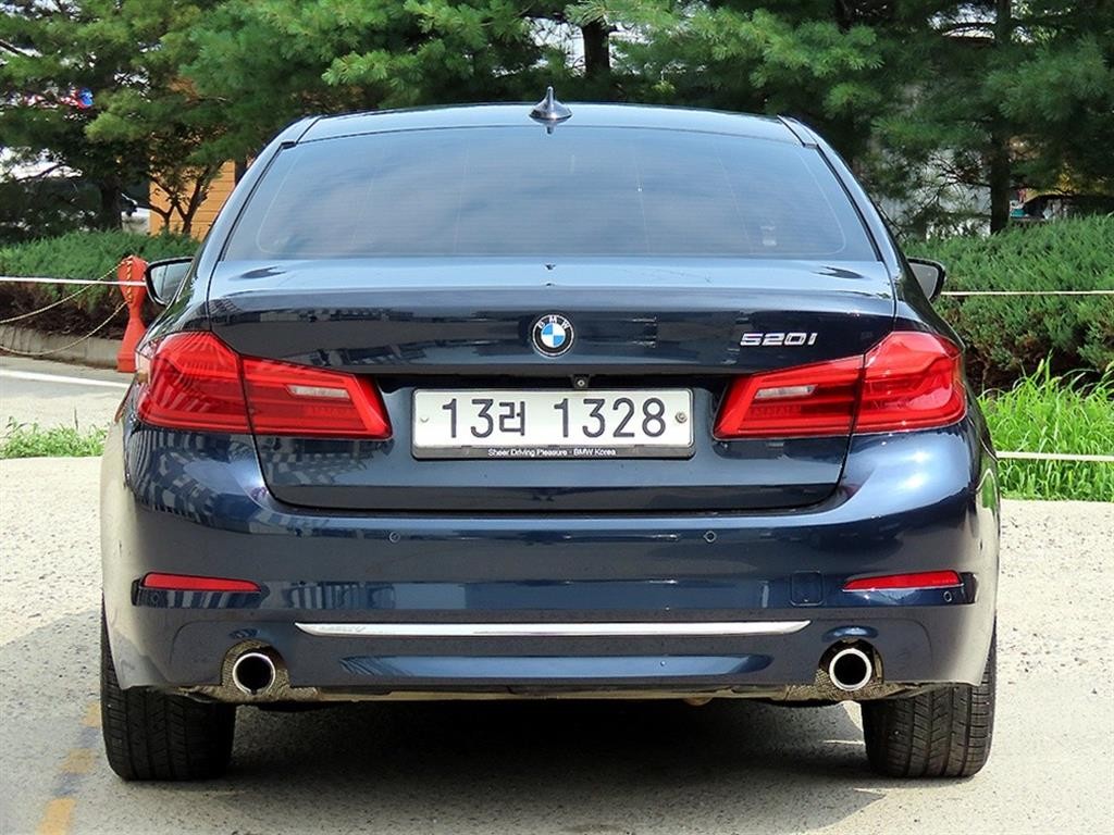 BMW 5시리즈 5시리즈 (G30) 520i 럭셔리 이미지 4