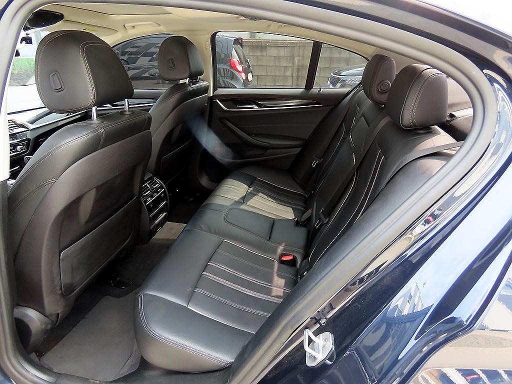 BMW 5시리즈 5시리즈 (G30) 520i 럭셔리 이미지 6