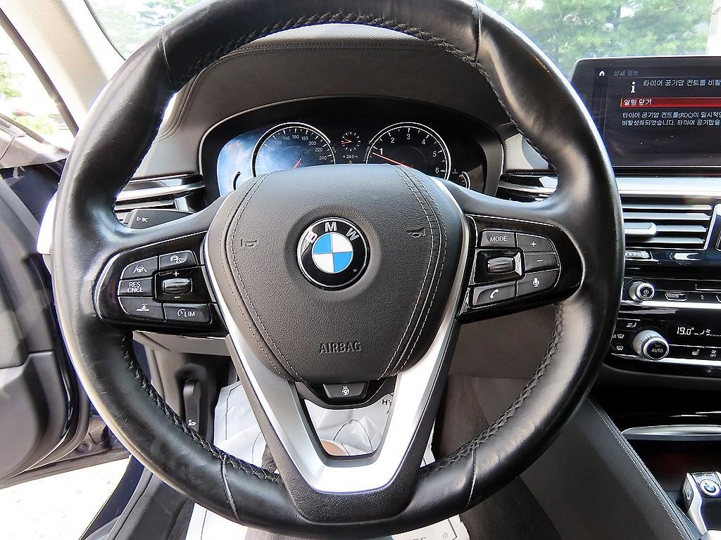 BMW 5시리즈 5시리즈 (G30) 520i 럭셔리 이미지 8
