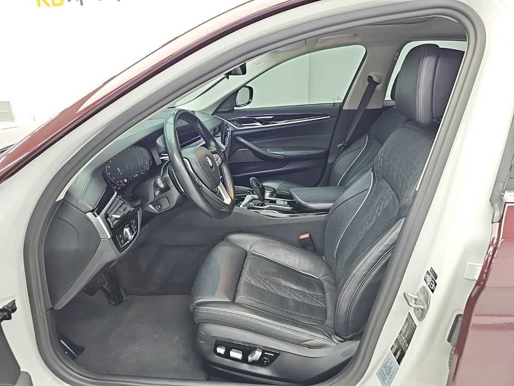 BMW 5시리즈 5시리즈 (G30) 520d M 스포츠 플러스 이미지 11