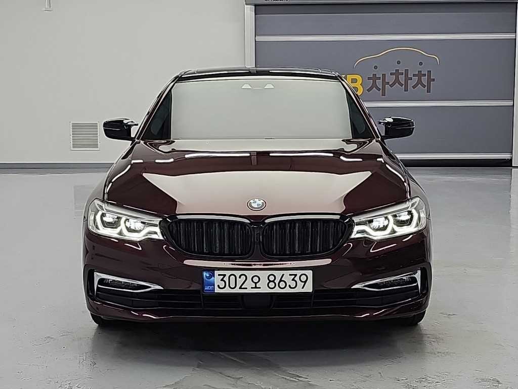 BMW 5시리즈 5시리즈 (G30) 520d M 스포츠 플러스 이미지 2