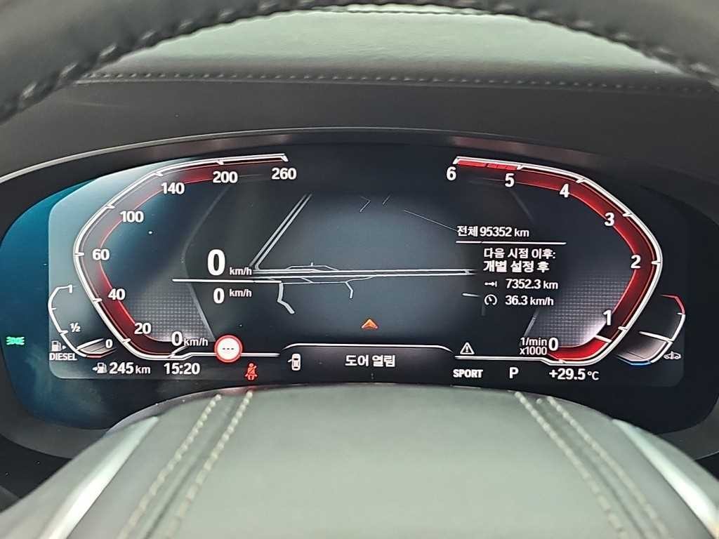 BMW 5시리즈 5시리즈 (G30) 520d M 스포츠 플러스 이미지 6
