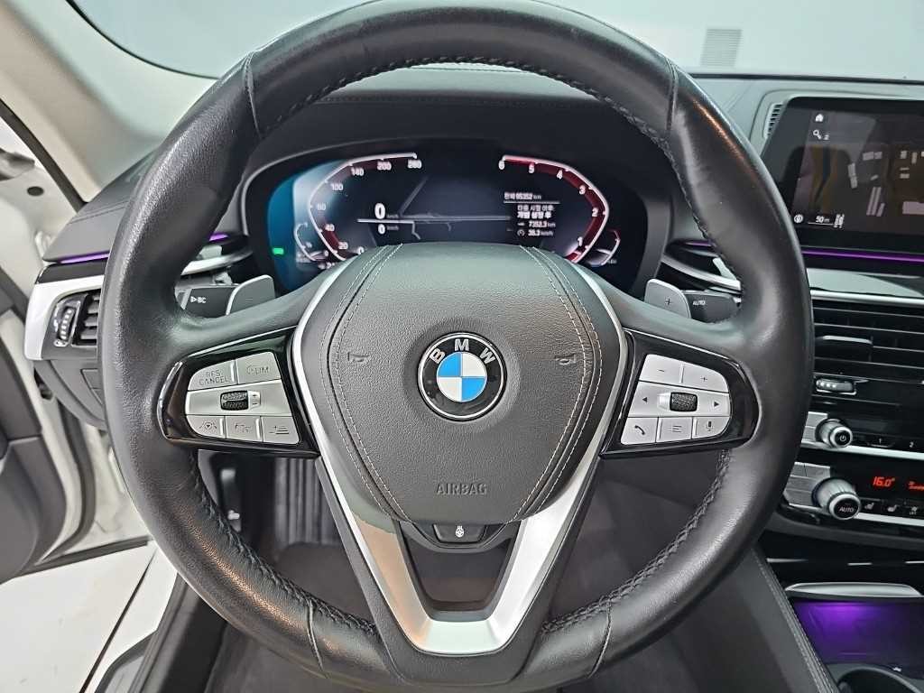 BMW 5시리즈 5시리즈 (G30) 520d M 스포츠 플러스 이미지 9