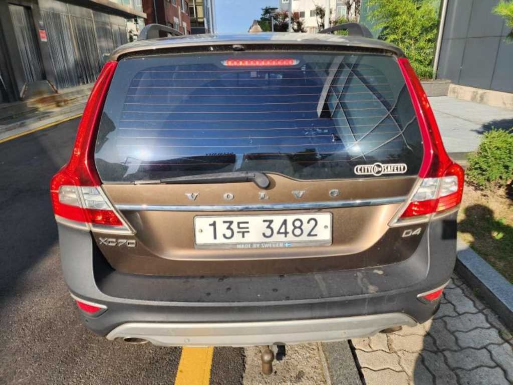 볼보 XC70 D4 모멘텀 이미지 2