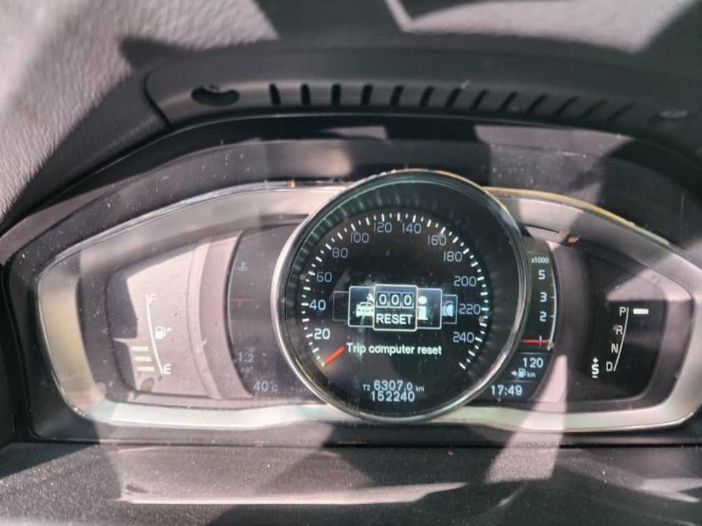 볼보 XC70 D4 모멘텀 이미지 3