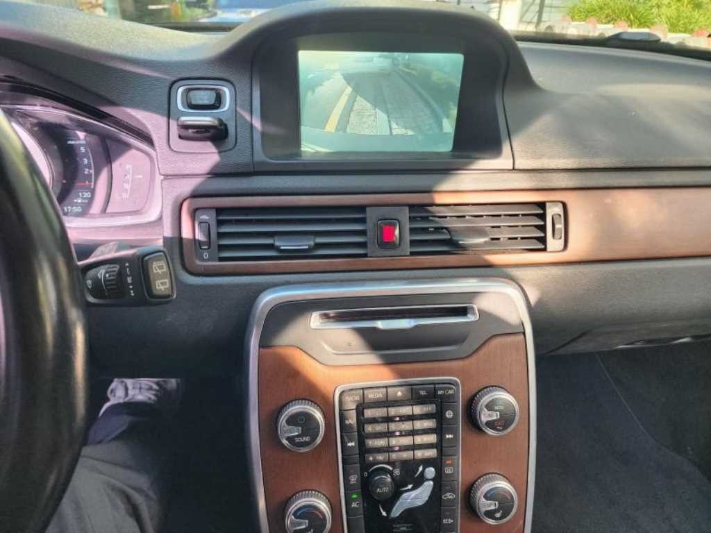 볼보 XC70 D4 모멘텀 이미지 5