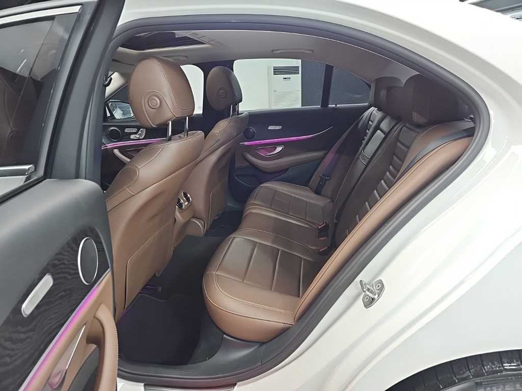 벤츠 E 클래스 E-클래스 W213 E220d 익스클루시브 이미지 12