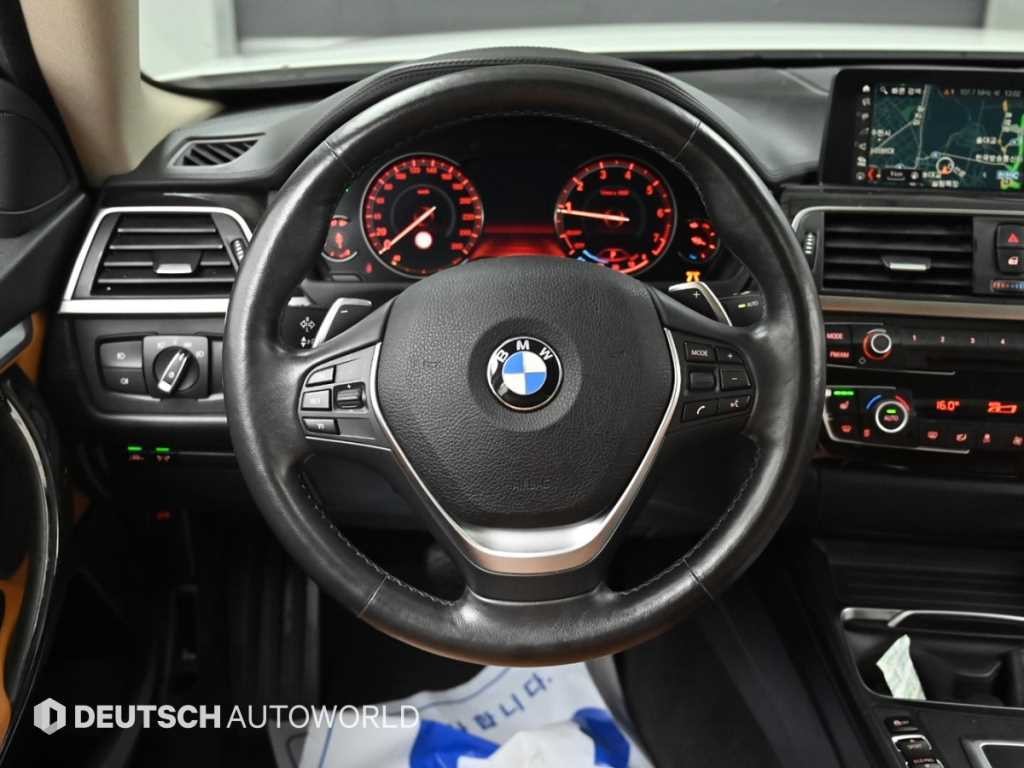 BMW 4시리즈 4시리즈 (F32) 420i 그란쿠페 럭셔리 이미지 13