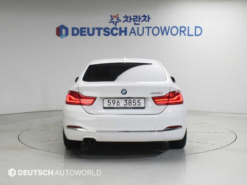 BMW 4시리즈 4시리즈 (F32) 420i 그란쿠페 럭셔리 이미지 4