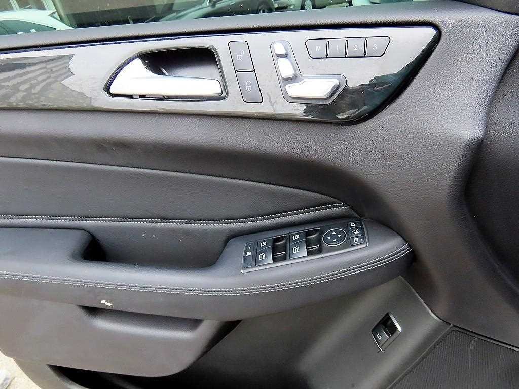 벤츠 GLE 클래스 GLE 클래스 W166 GLE 350 d 4MATIC 이미지 11