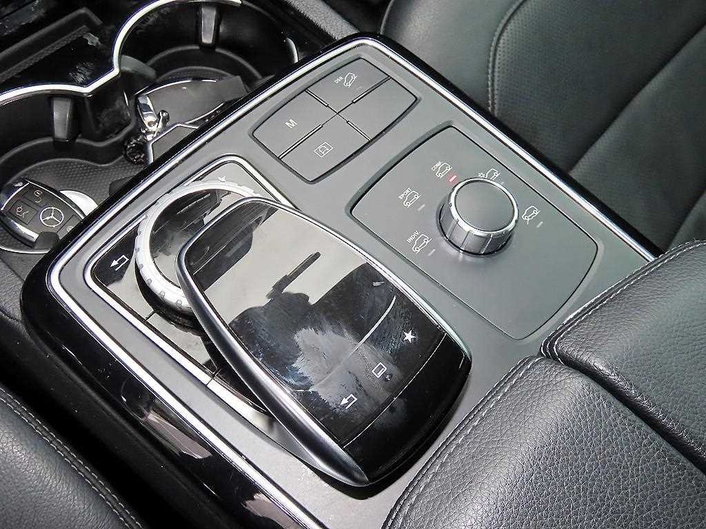벤츠 GLE 클래스 GLE 클래스 W166 GLE 350 d 4MATIC 이미지 13