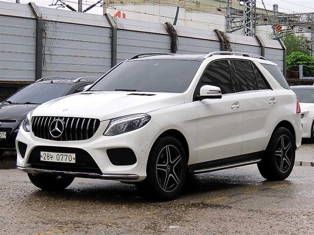 벤츠 GLE 클래스 GLE 클래스 W166 GLE 350 d 4MATIC 이미지 2